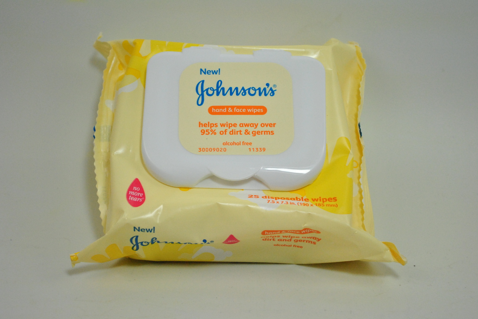 Wholesale Johnson's Hand Face Wipes 25 Pack DollarDays