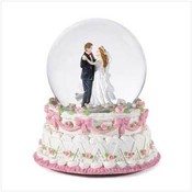 Wedding Couple Snowglobe