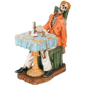 Figurine- Waiting For The Perfect Dinner
